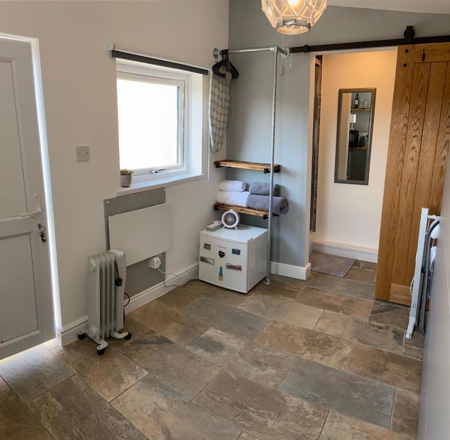Adorable Bedsit For You, Partner And Your Pet! Stepaside  Exterior photo